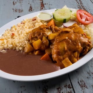Pollo Guisado/ Chicken Stew