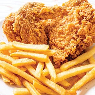Fried Chicken Thigh with Fries-Pollo c Papas Pierna